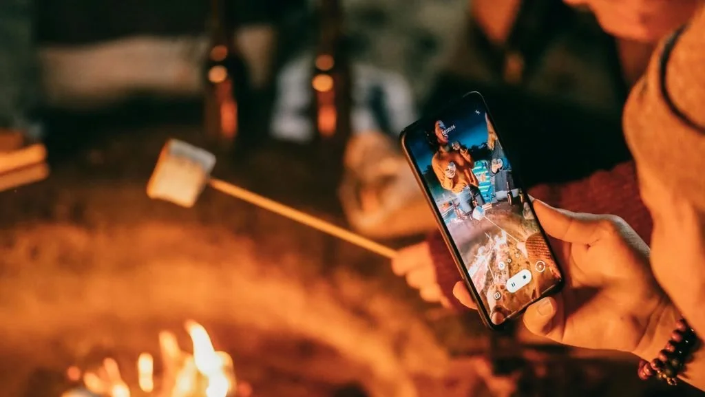Travel Essentials: Top 8 Portable Chargers for Your Adventures 3 Traveling Bouquet